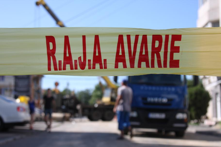 ATENŢIE, ŞOFERI! Trafic restricţionat pe bulevardul Mamaia, din cauza unei avarii RAJA