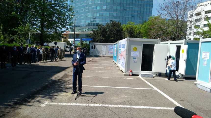 Preşedintele Klaus Iohannis, despre centrul de vaccinare de la Spitalul Militar Constanţa: ''Este organizat impecabil, cu toate că este în condiţii de container''