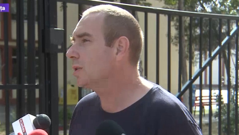 CONSTANŢA. Revoltă după ce opt adolescenţi au fost luaţi cu duba de poliţişti şi amendaţi! ''L-a ţinut două ore închis, nejustificat''
