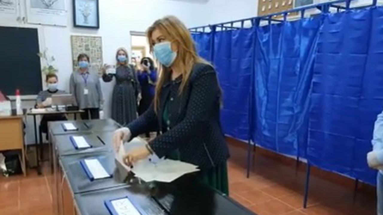 ALEGERI LOCALE CONSTANŢA. Corina Martin a votat ''pentru un oraş verde, un oraş curat''