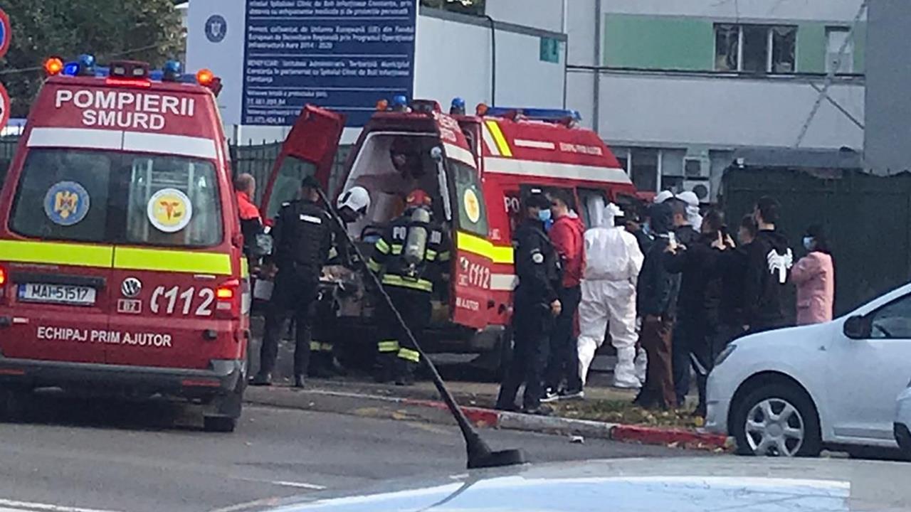 INCENDIUL DE LA INFECȚIOASE. Situație dramatică: trei persoane care au încercat să fugă din calea flăcărilor, găsite carbonizate în lift 