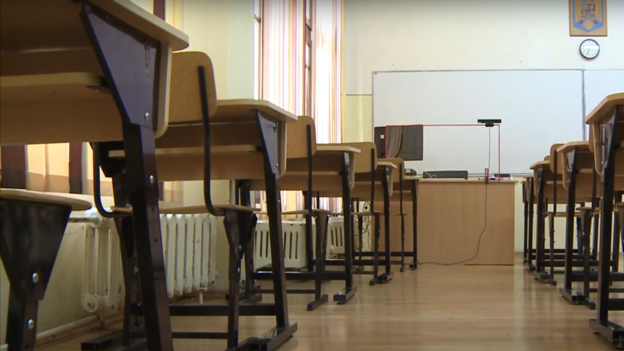 Toți elevii ar putea intra de luni în vacanță două-trei săptămâni