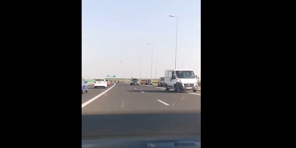 Haos pe Autostrada Soarelui. Mai mulţi şoferi au mers pe contrasens pentru a scăpa de aglomeraţie, Poliţia îi caută pe conducătorii auto - VIDEO