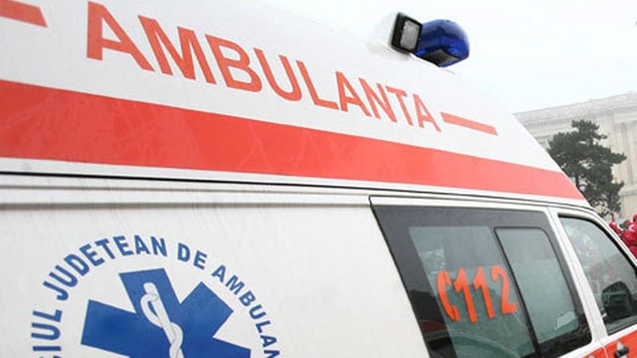 MANGALIA. Un bărbat a ajuns la spital în stare gravă după ce a fost lovit de o mașină