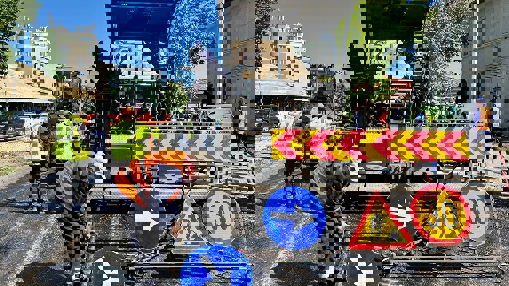 asfaltare-pe-un-tronson-al-bulevardului-mamaia-lucrarile-se-desfasoara-cu-restrictii-de-trafic-rutier