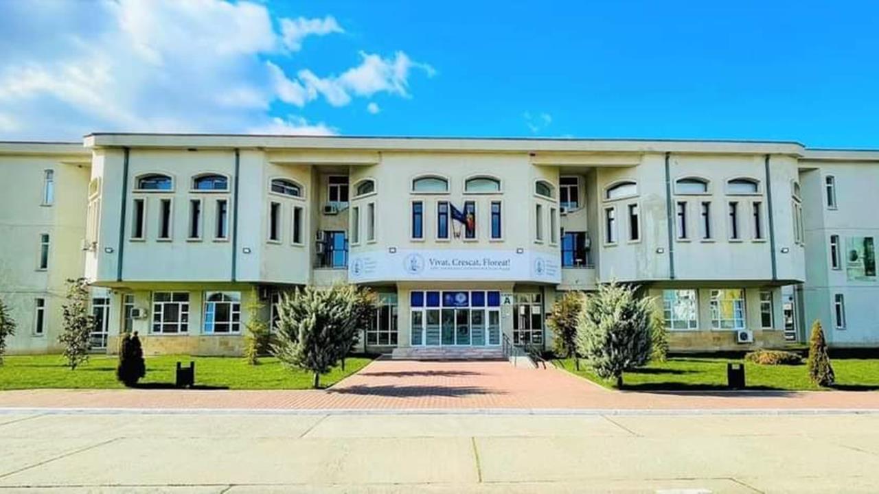 profesorul-dennis-deletant-lansare-de-carte-si-conferinta-la-universitatea-ovidius-din-constanta